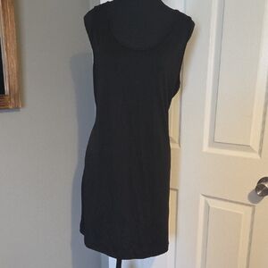 Classic Black Sleeveless Shift Dress
